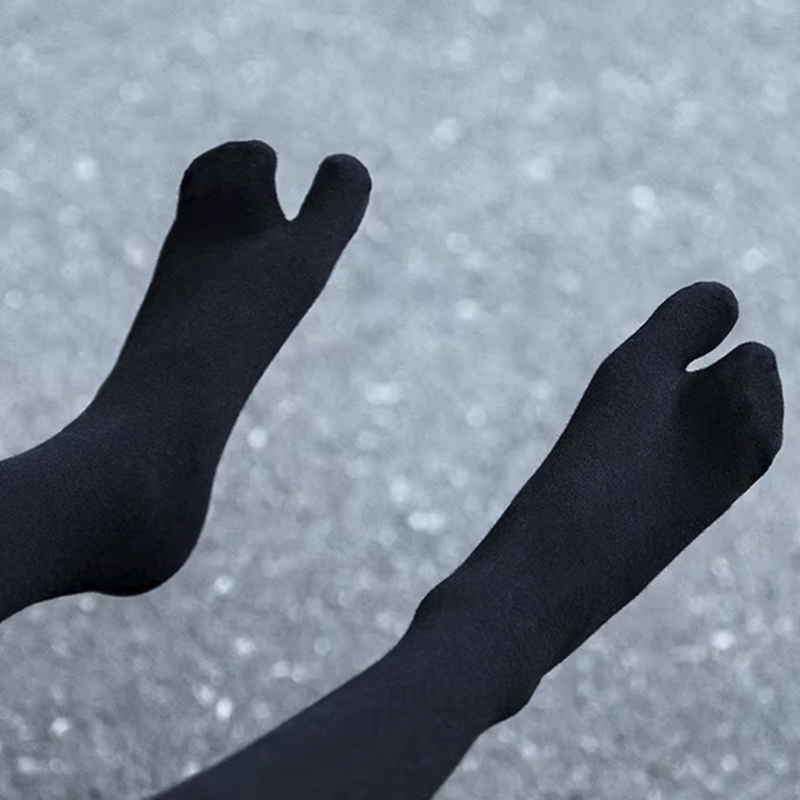 split toe socks, kimono socks, tabi socks